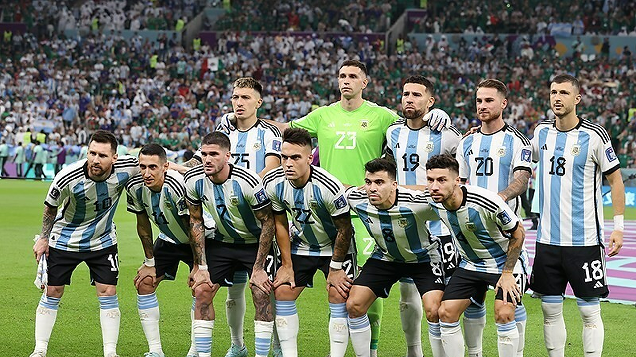 Argentina and Cape Verde Turn the Last 32 Into a Tempo Contrast
