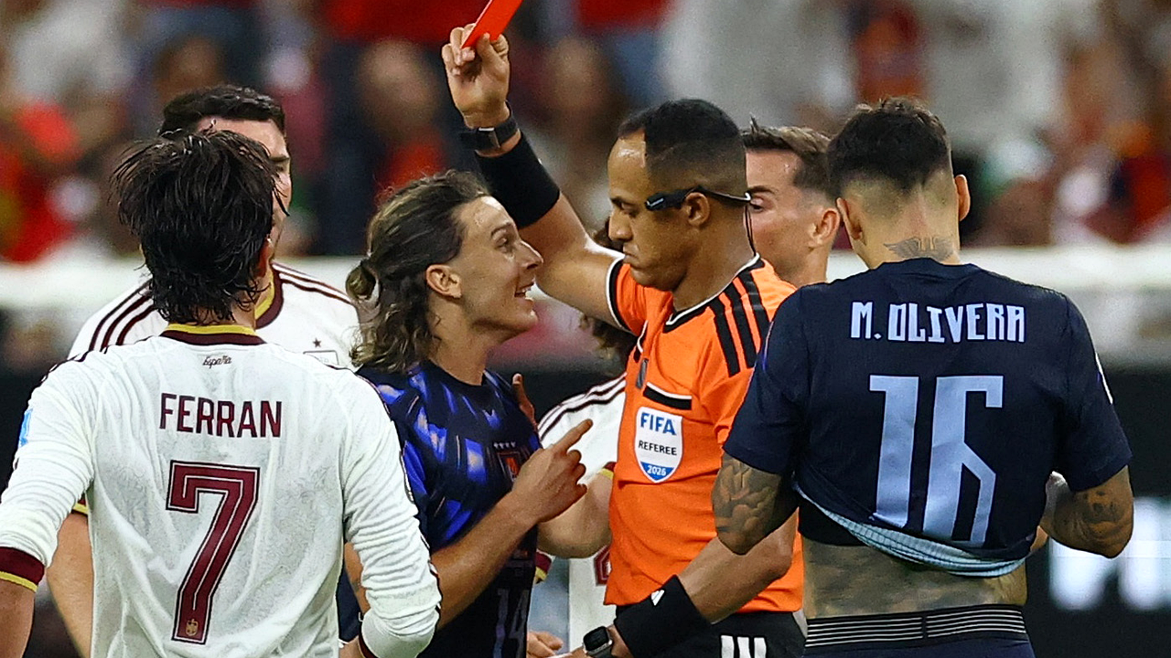 Bielsa's Uruguay Exit Turns a Group-Stage Failure Into a Dressing-Room Reckoning