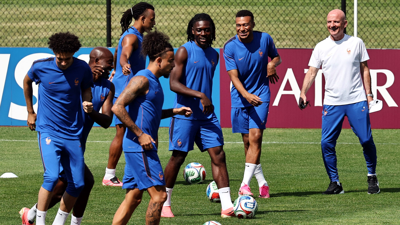 Favorites Board Tightens as Argentina Brazil Spain and France Enter Knockouts