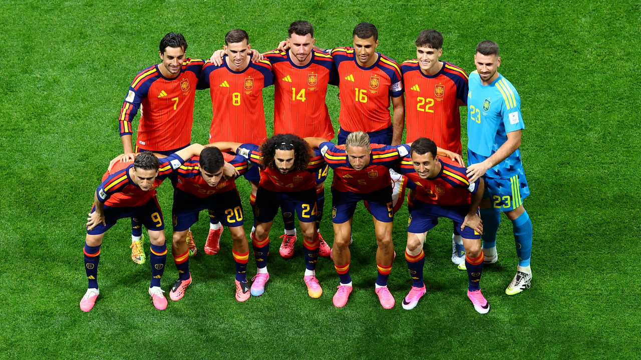 Favorites Board Tightens as Argentina Brazil Spain and France Enter Knockouts