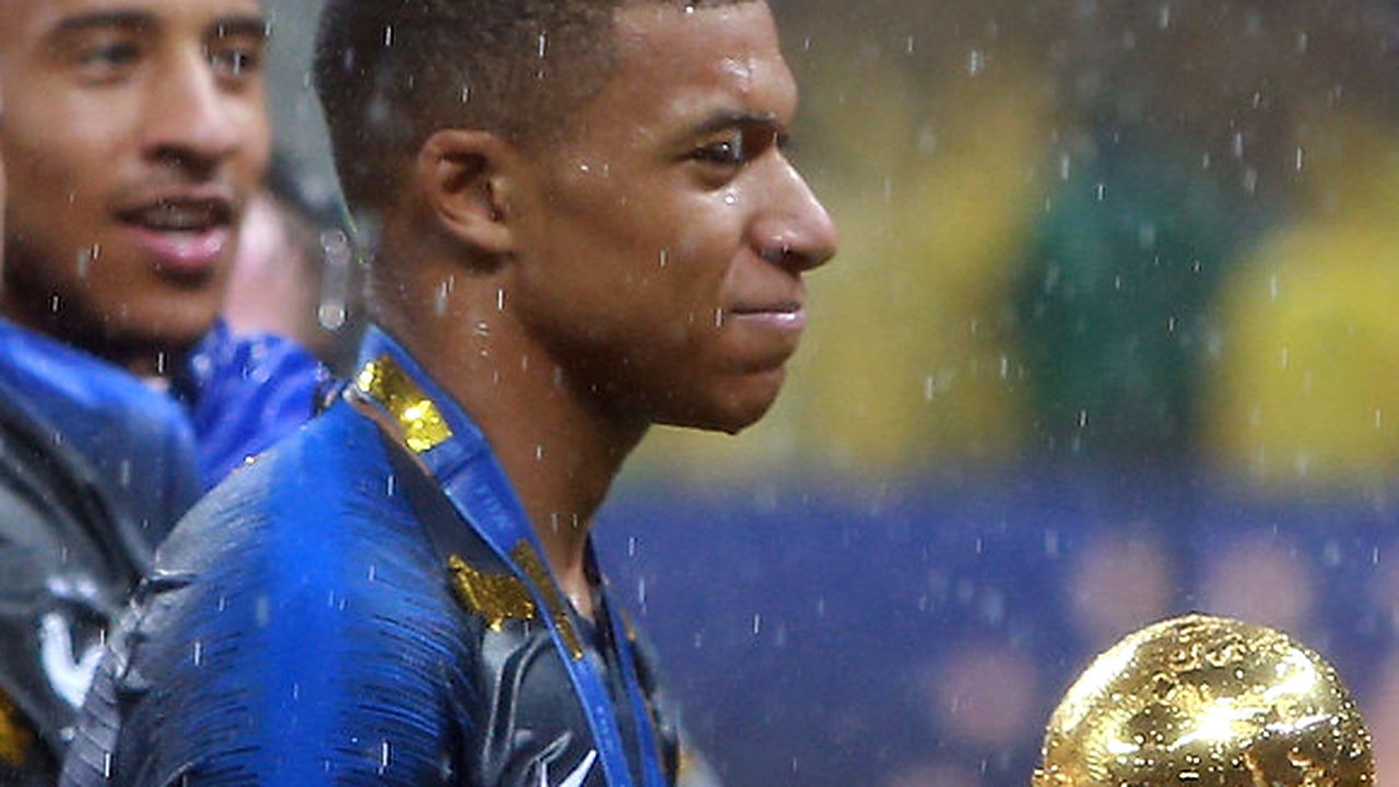 France and Sweden Carry a Finishing Argument Into the Knockout Round