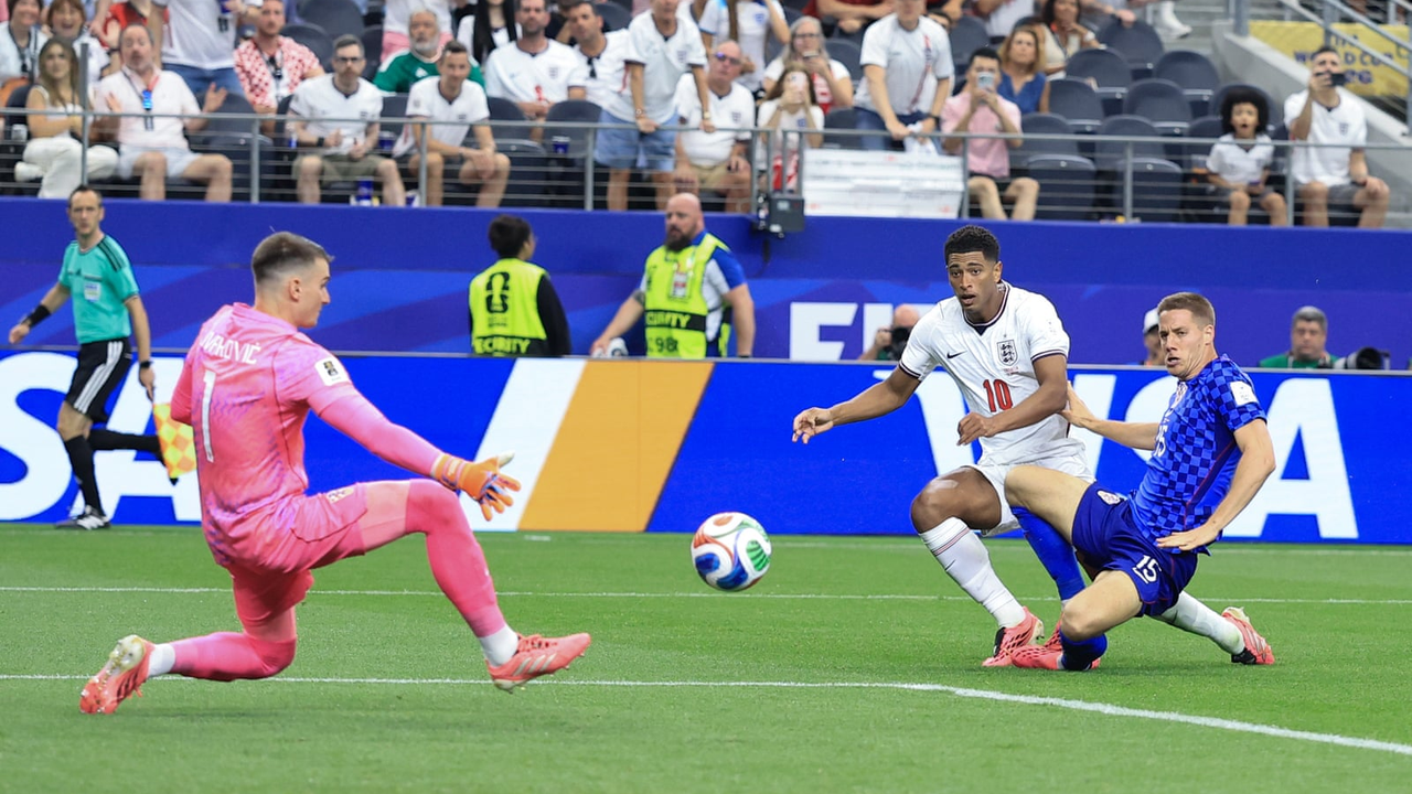 Jude Bellingham scores England's third goal against Croatia