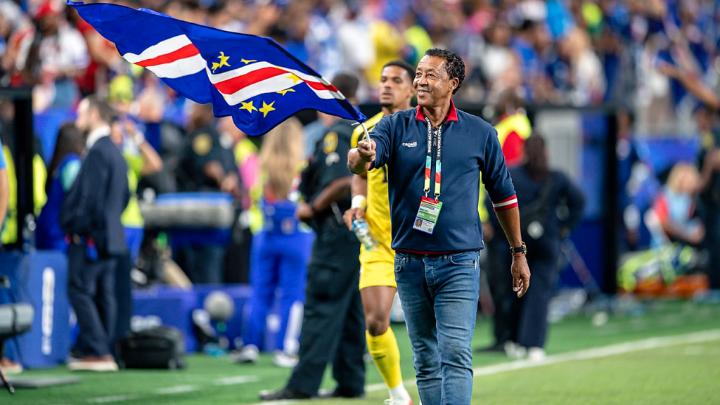 Кабо-Верде Держите Саудовскую Аравию и пройдите через последнюю 32-дверную дверь