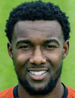 Hamdi Akujobi