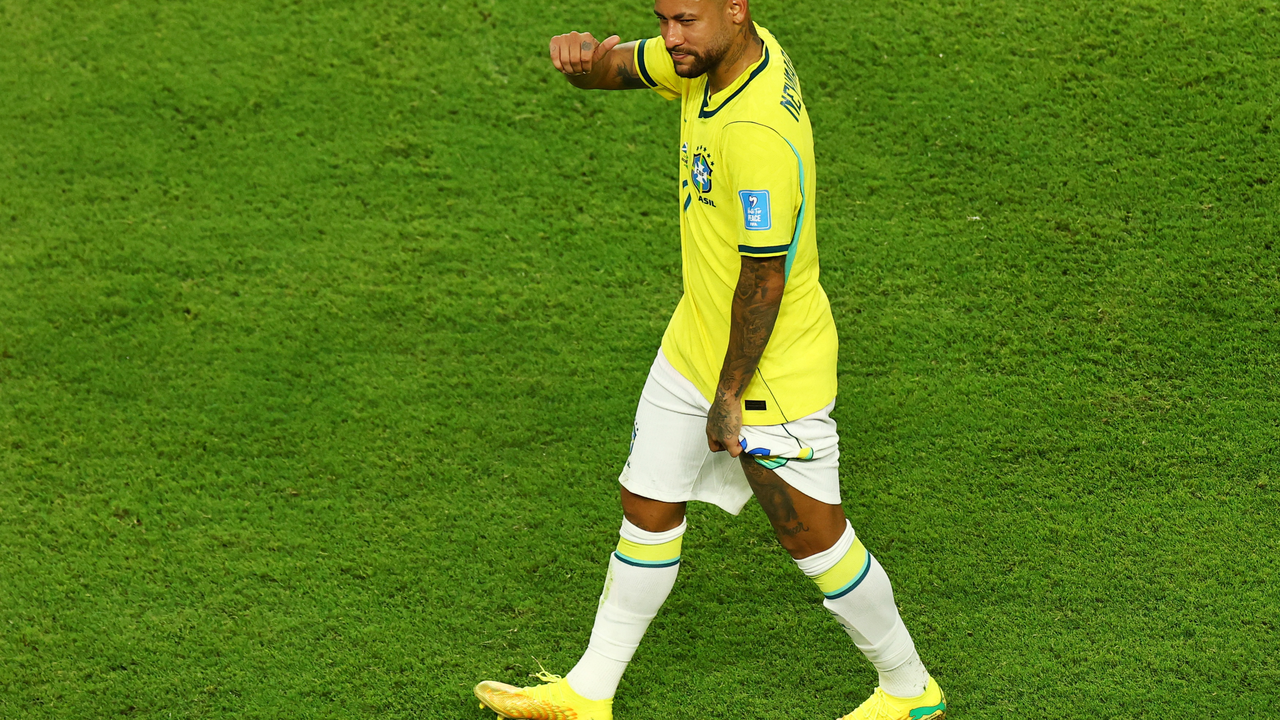 Favorites Board Tightens as Argentina Brazil Spain and France Enter Knockouts