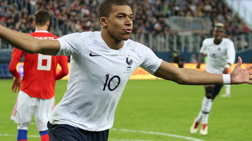Mbappe Fires France to Winning World Cup Start Against Senegal