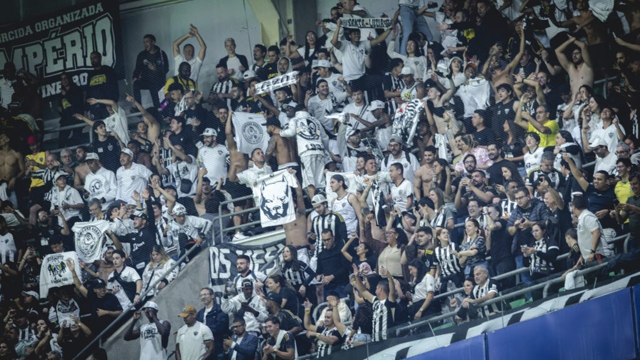 Atlético Mineiro supporters fill the away section of the stadium