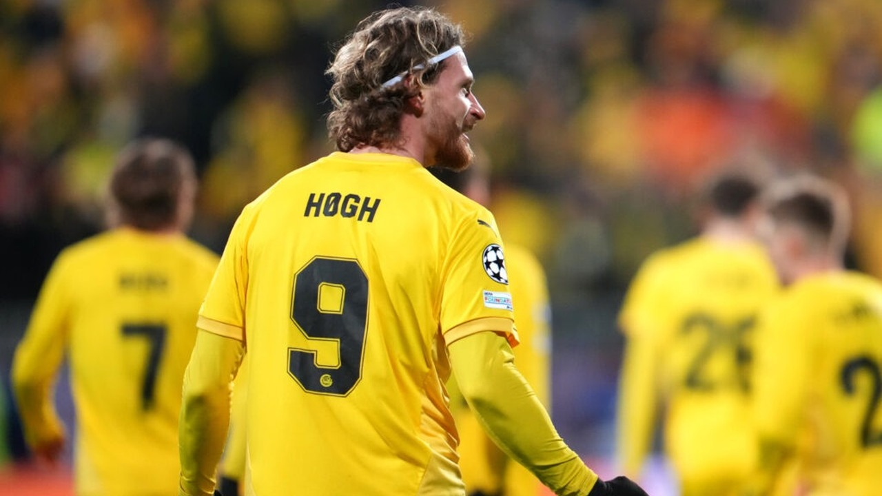 Kasper Hogh walks on the pitch in Bodo Glimt's number nine shirt