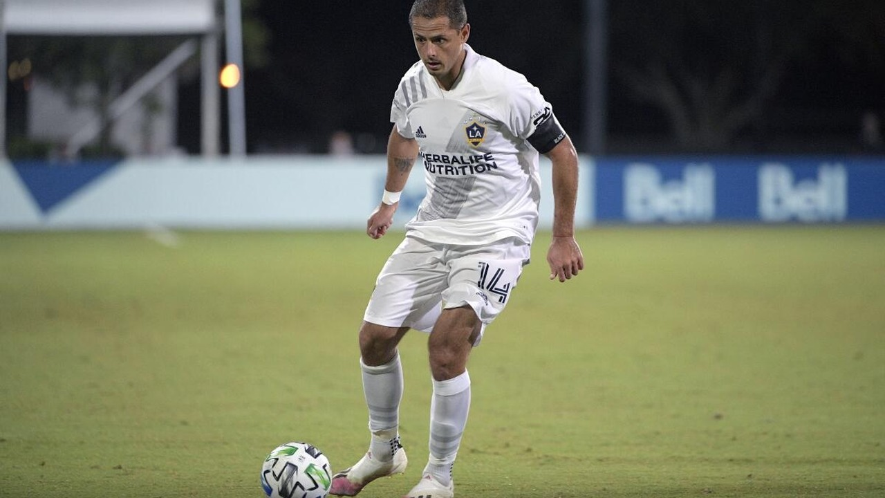 Chicharito controls the ball during a match for LA Galaxy