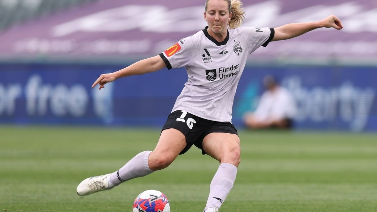 Dylan Holmes plays for Adelaide United in an A-League Women match