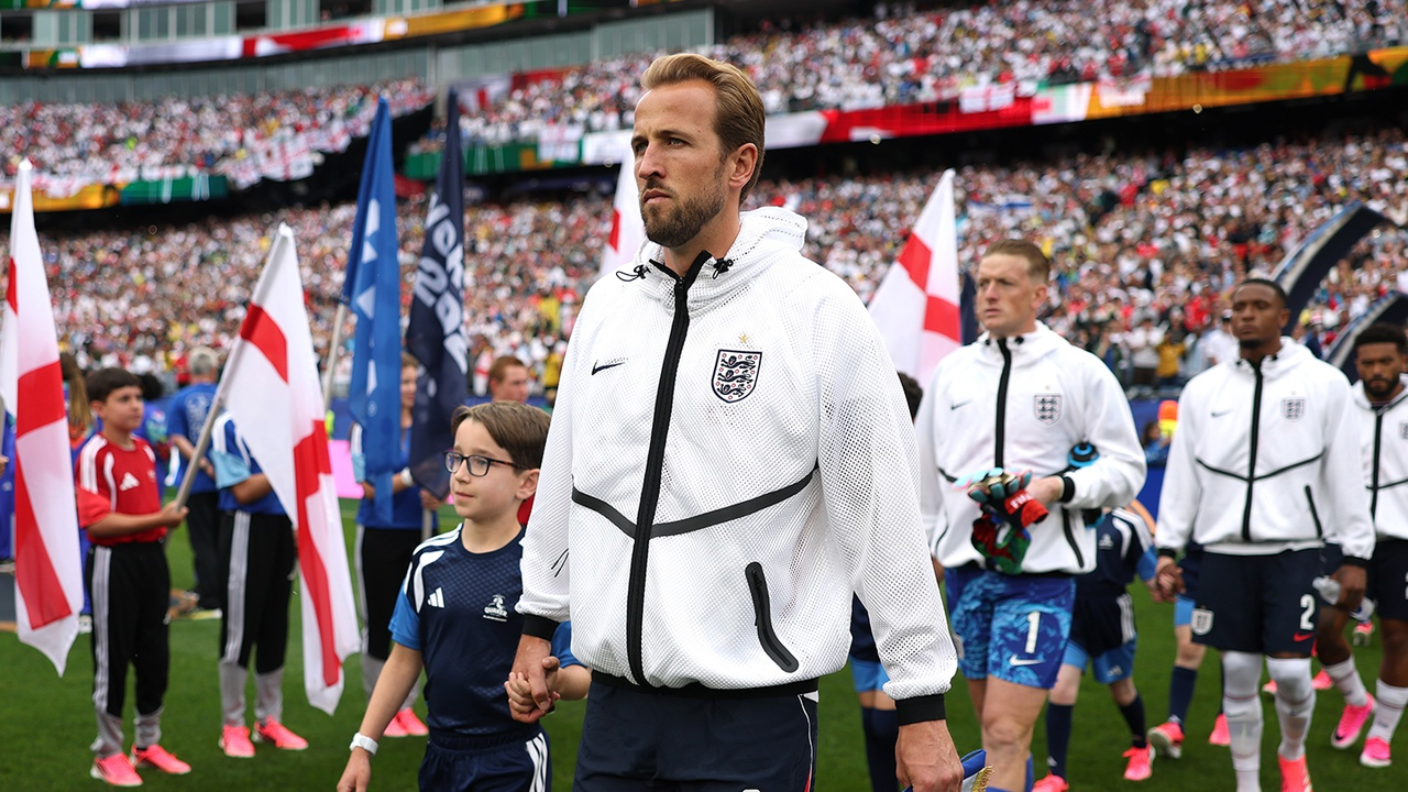 Harry Kane leads England onto the field at the 2026 World Cup