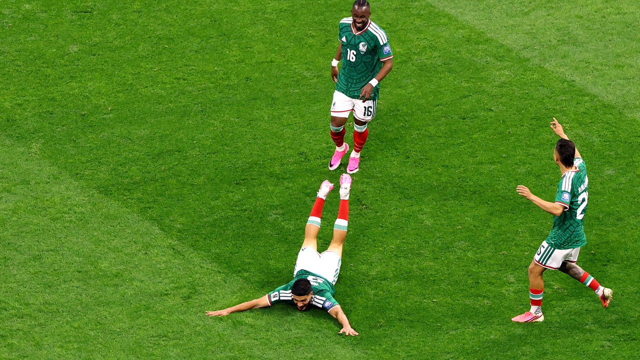Jimenez's 47th Mexico Goal Adds a Record Edge to the Fifth-Match Chase