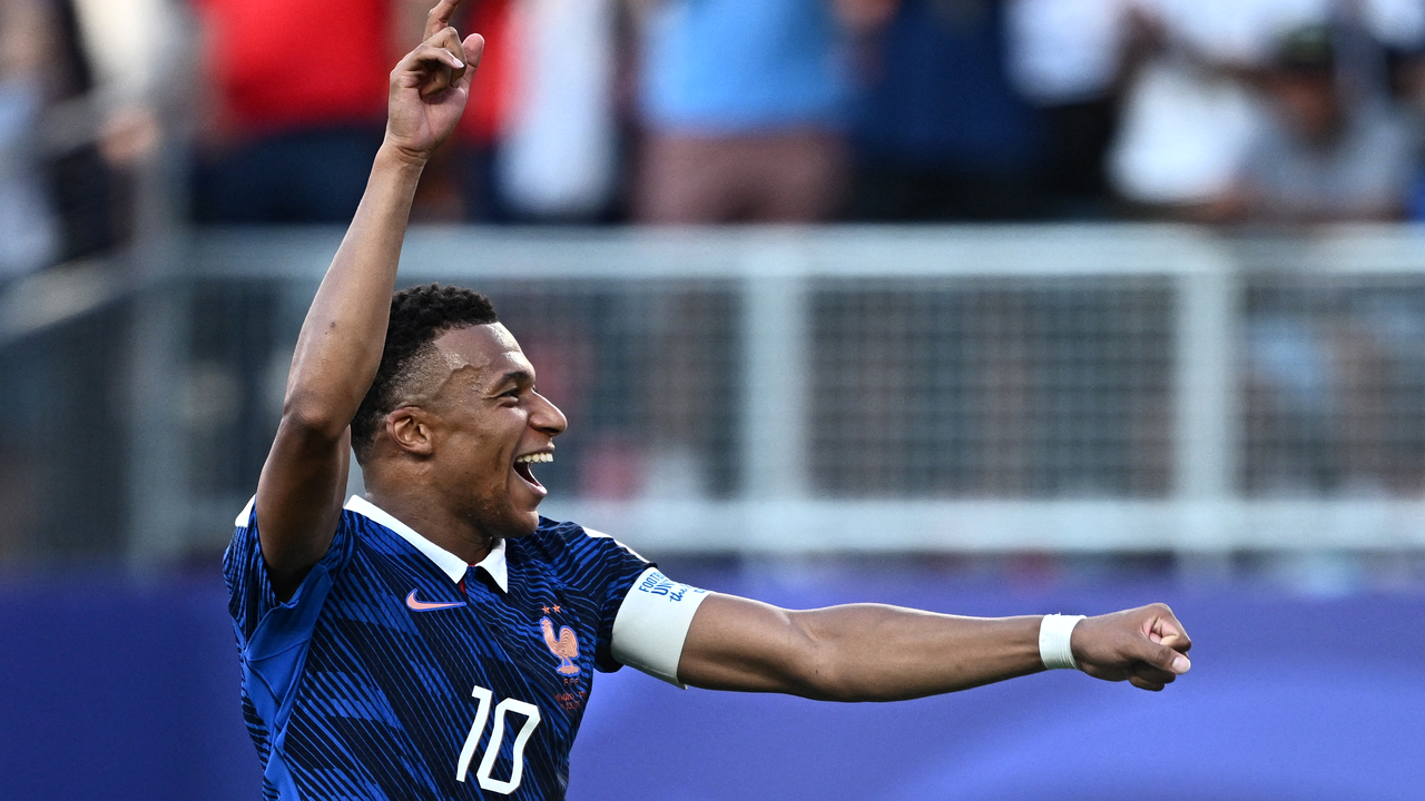 Mbappe Helps France Beat Paraguay and Move On