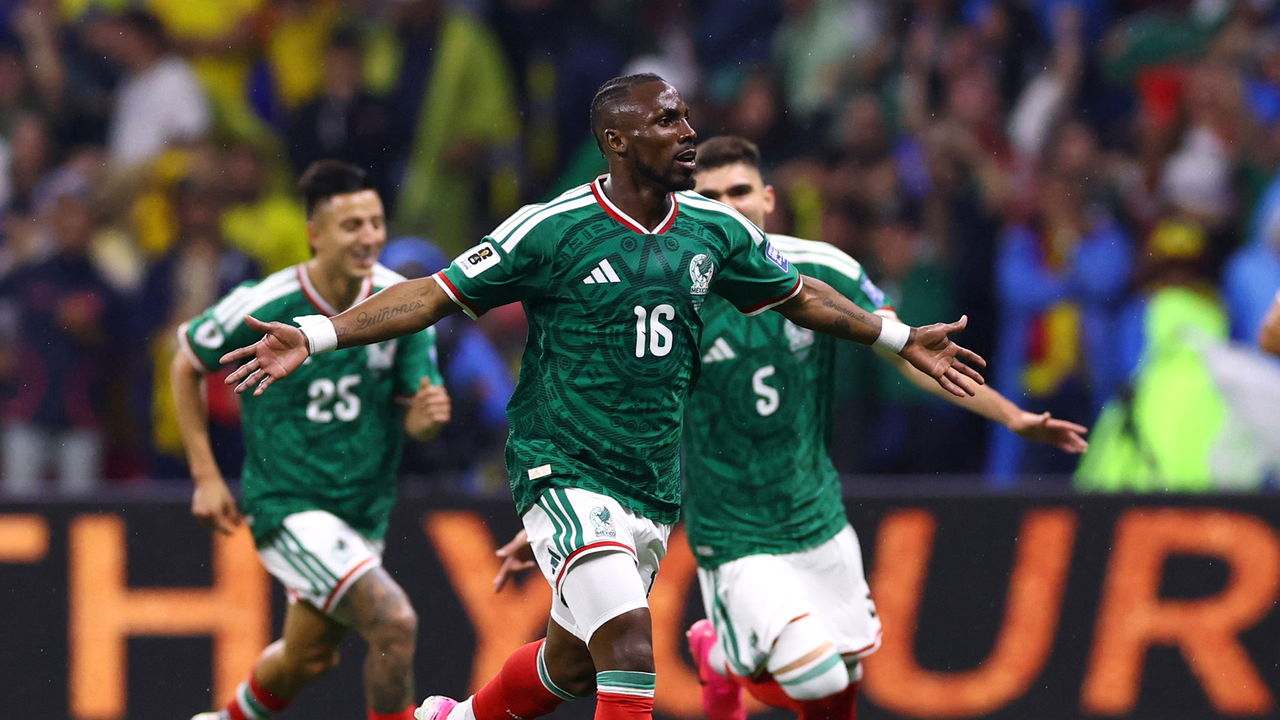 Quinones Turns Mexico's Storm Delay Into a 2-0 Knockout Statement
