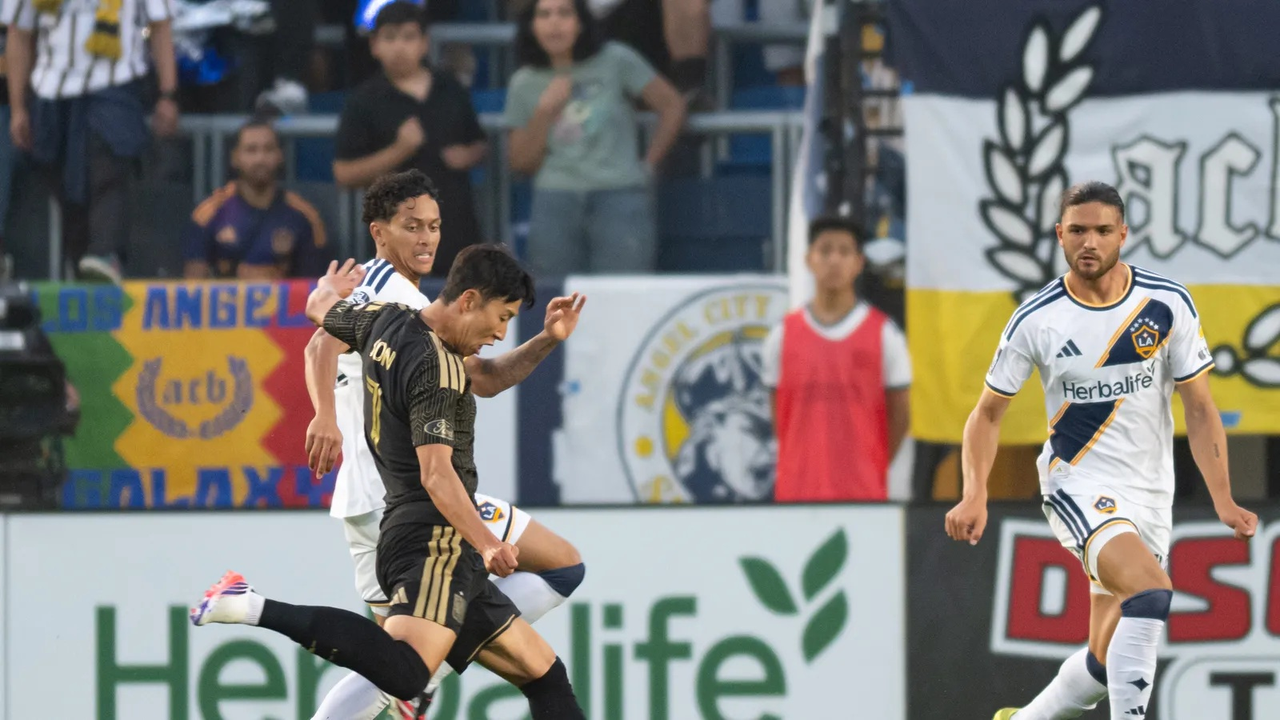 LAFC attack during the 3-0 El Trafico victory