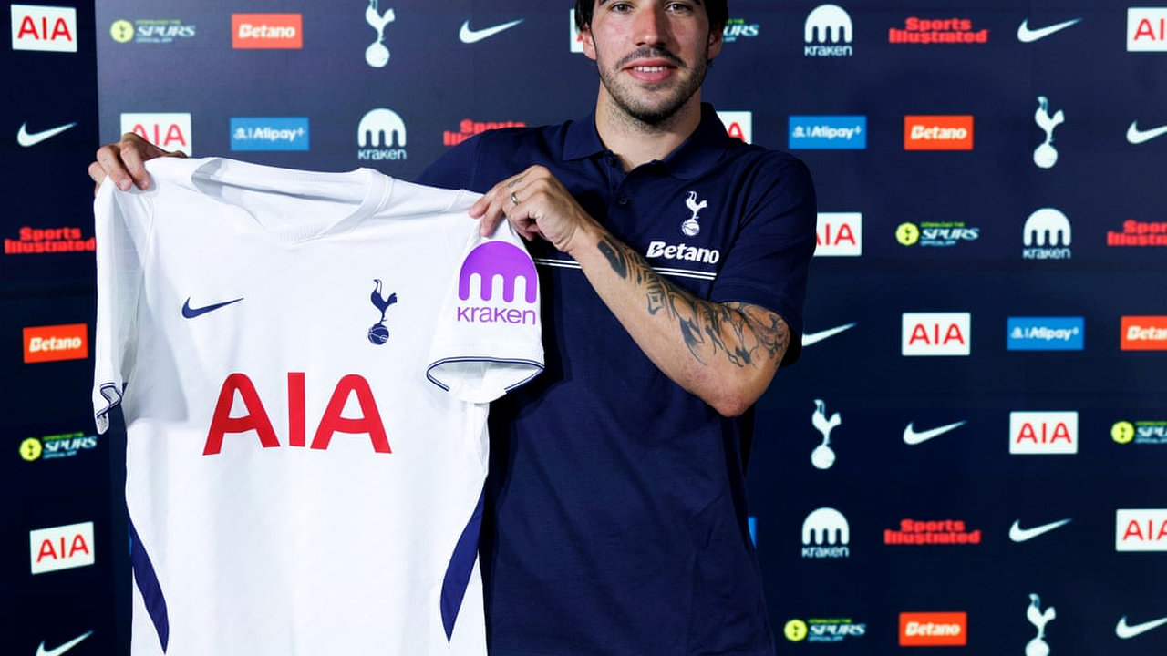 Tottenham Break Transfer Record to Sign Sandro Tonali