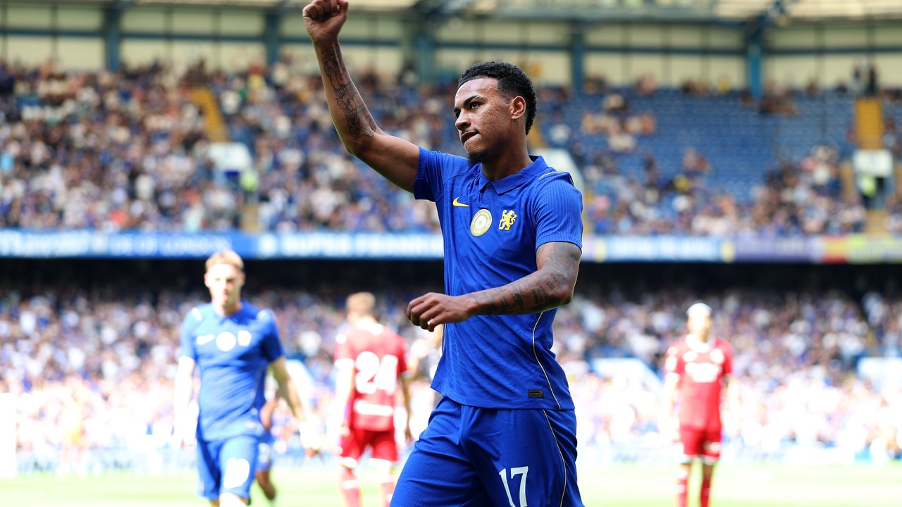 A Chelsea player celebrates during the match against Real Sociedad
