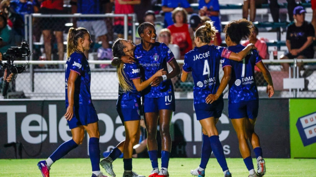 Evelina Ijeh hat-trick leads Courage to a five-goal win over Orlando