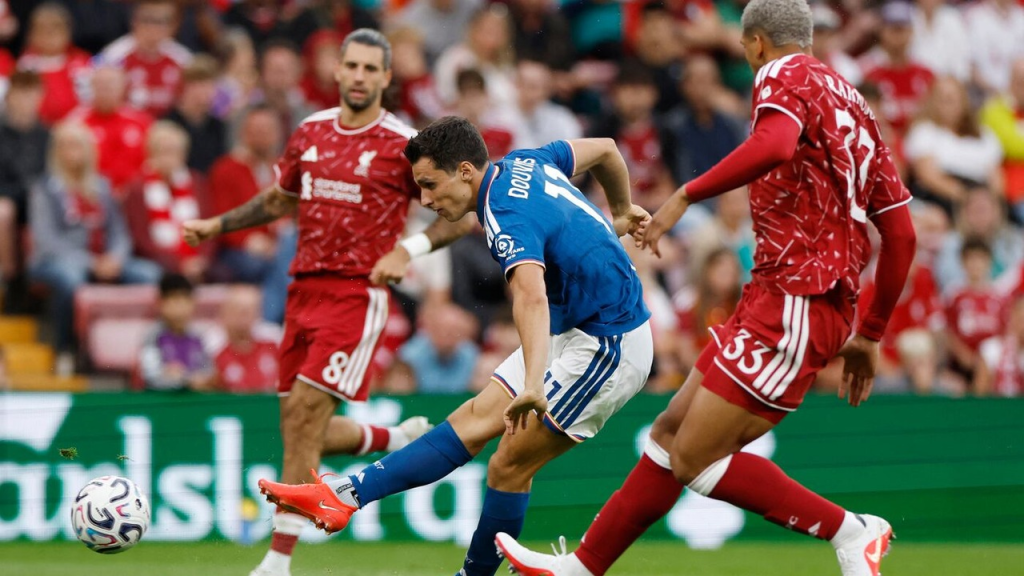 Liverpool beat Como 2-0 in their final pre-season match