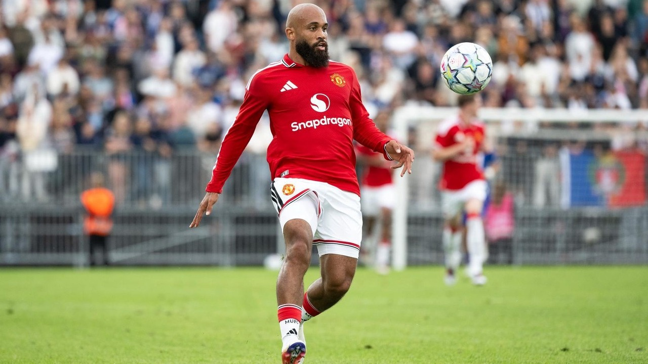 Manchester United draw 1-1 with Paris Saint-Germain in Gothenburg