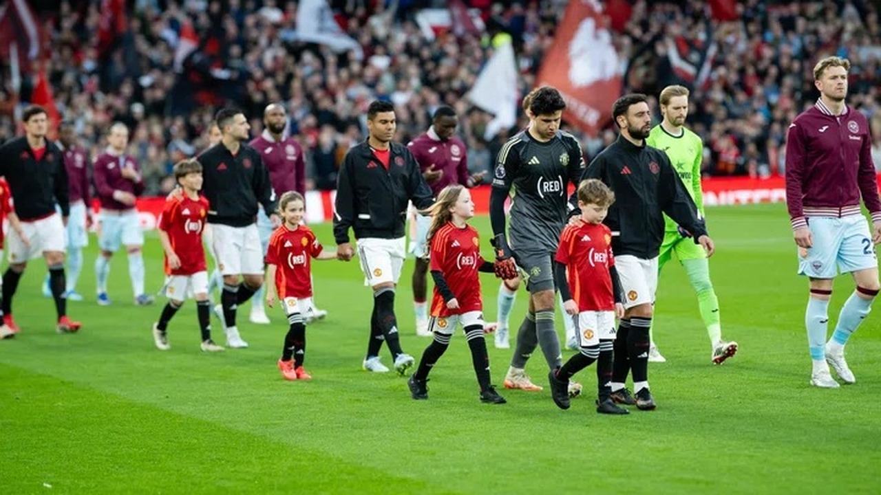 Manchester United recover to beat Atletico Madrid 2-1