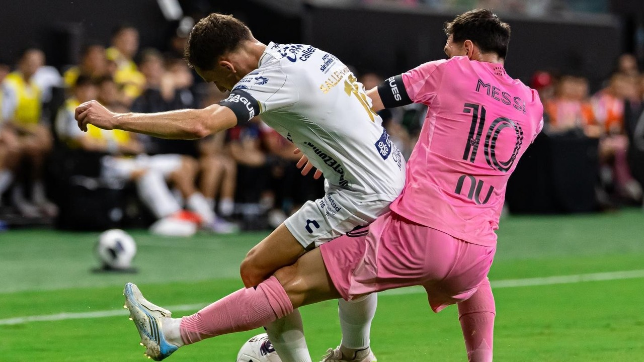 Inter Miami and Atletico San Luis players contest the ball